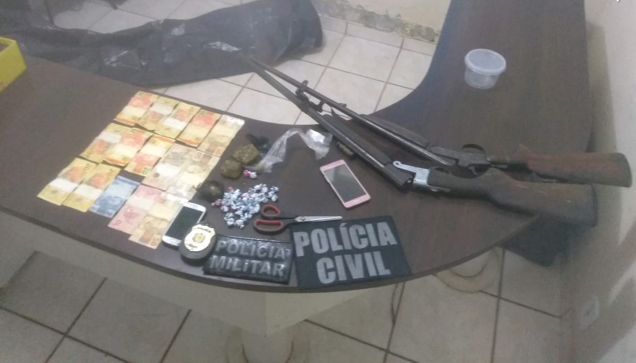 POLÍCIA CIVIL PRENDE DOIS HOMENS E APREENDE DROGAS E ARMAS EM TARTARUGALZINHO